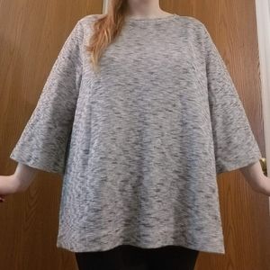 Gray top with three quarter length sleeves